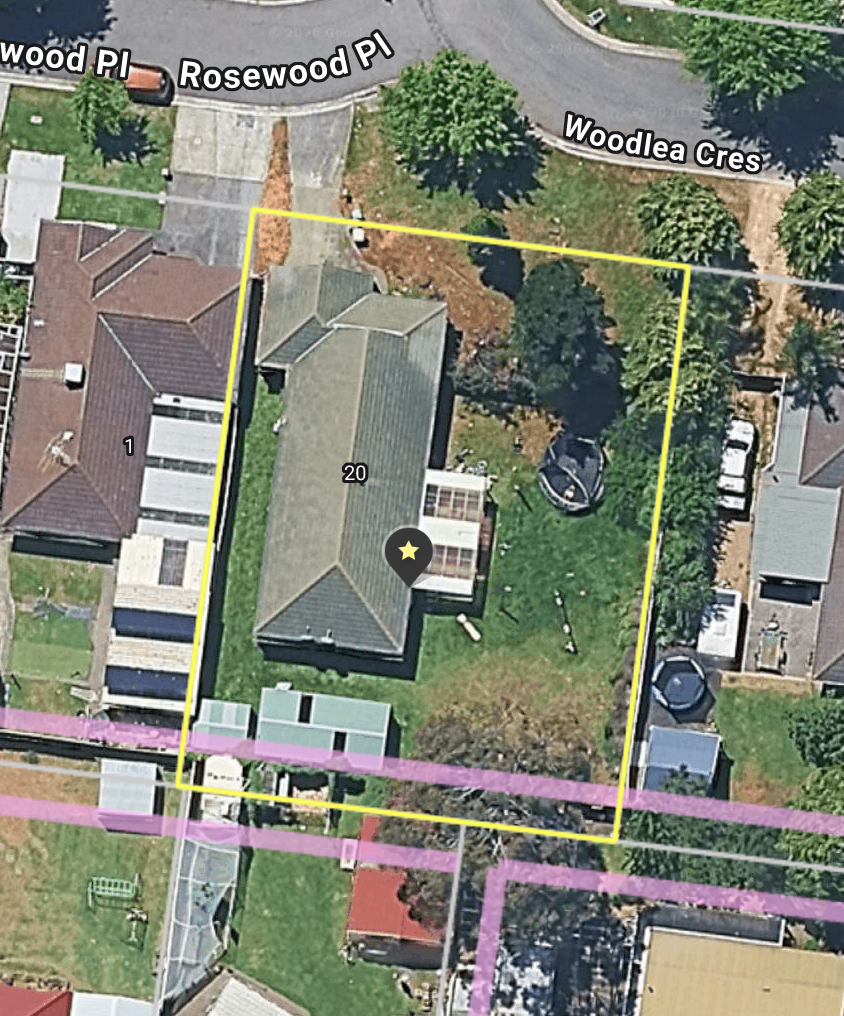 Aerial view of 20 Woodlea Crescent showing the site boundary, 26m frontage and rear easement